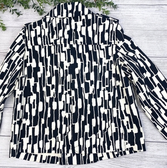 Michael Kors Abstract Print Six Button Blazer Black & White Size Medium NWOT - Picture 7 of 12